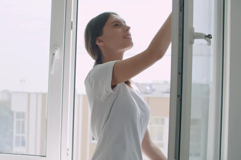 Cleaning Windows Without the Streaks